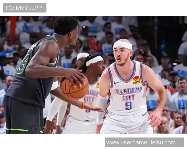 兰德尔半场表现稳定11投6中贡献14分4篮板1助攻1抢断