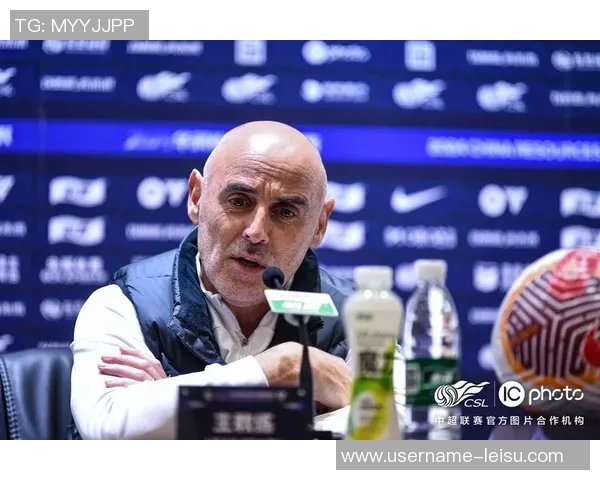 海港队在主教练穆斯卡特的带领下全力备战重返赛场迎接新挑战