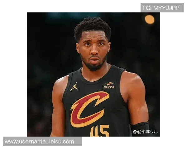 米切尔上半场状态低迷仅得6分球队遭遇严防表现不佳需调整策略 米切尔上半场状态低迷仅得6分球队遭遇严防表现不佳需调整策略