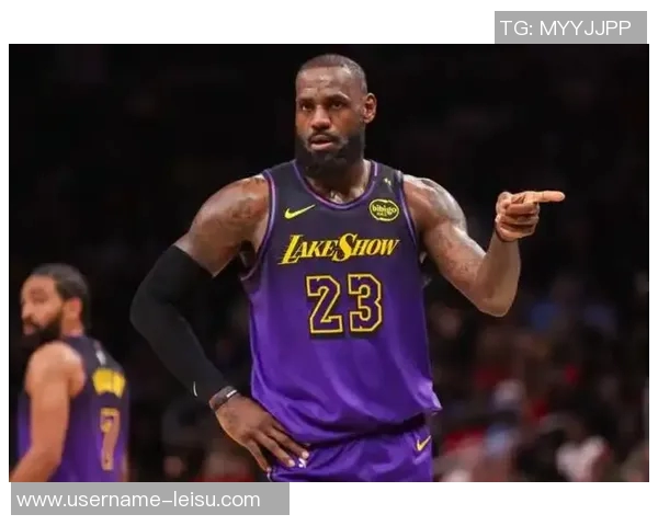 杰弗森调侃詹姆斯假摔技巧欠佳笑称实在太搞笑了 杰弗森调侃詹姆斯假摔技巧欠佳笑称实在太搞笑了